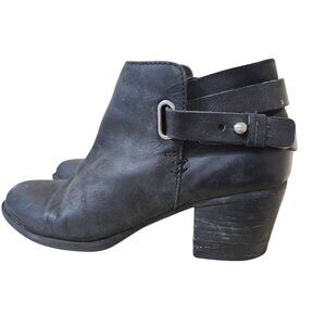 Aldo Women’s Size 7.5 Gray/Black Leather Moto Booties Side Zip Wrap Strap Detail